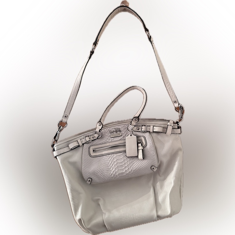 Coach Madison Embossed Mixed
Exotic Pocket Lindsey Satchel
Crossbody Bag 19635
